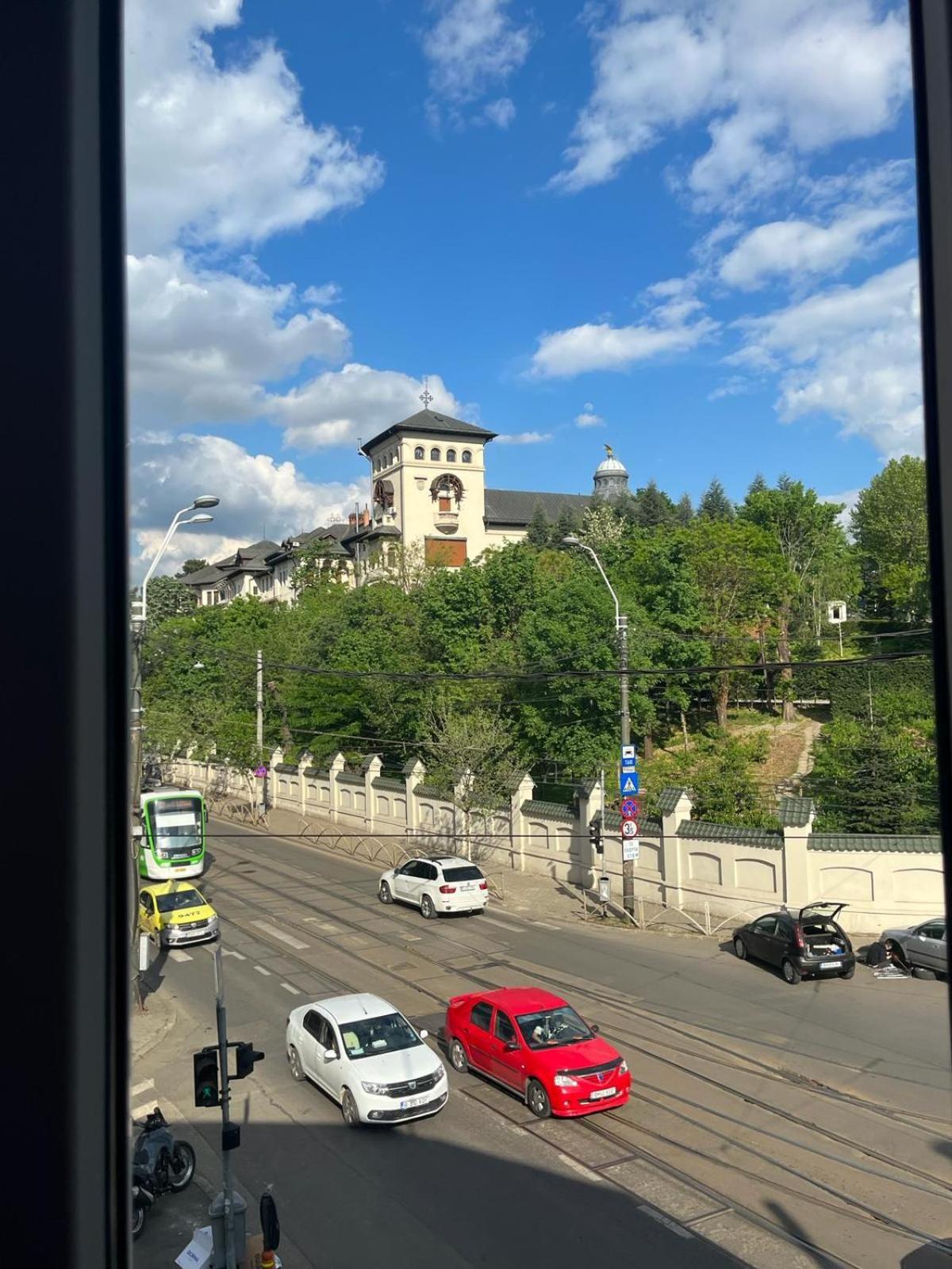 House Of Tourists Garden And More Bucarest Exterior foto